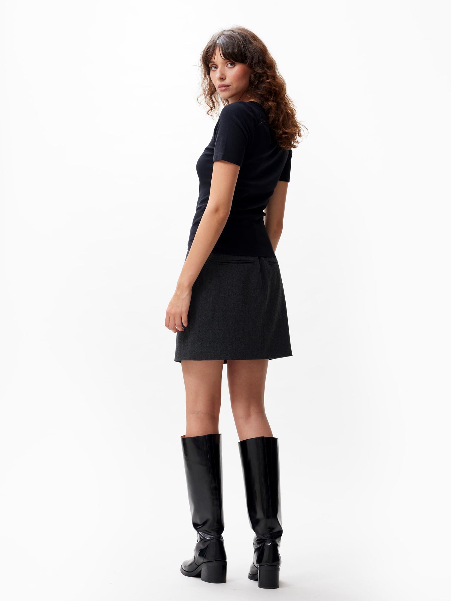 Ribbed Tee Schwarz (kurzärmelig)