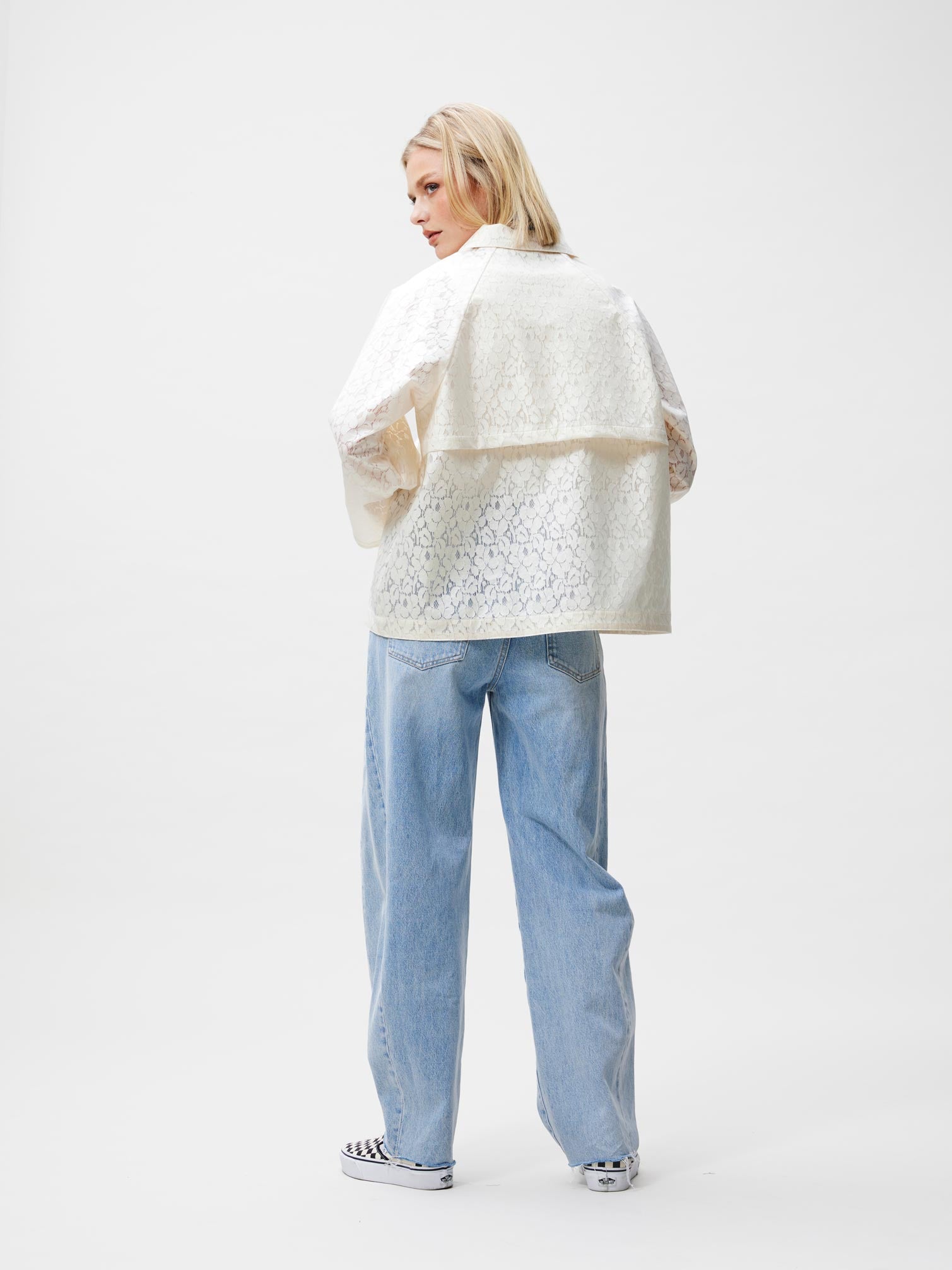 Laced raincoat Ecru