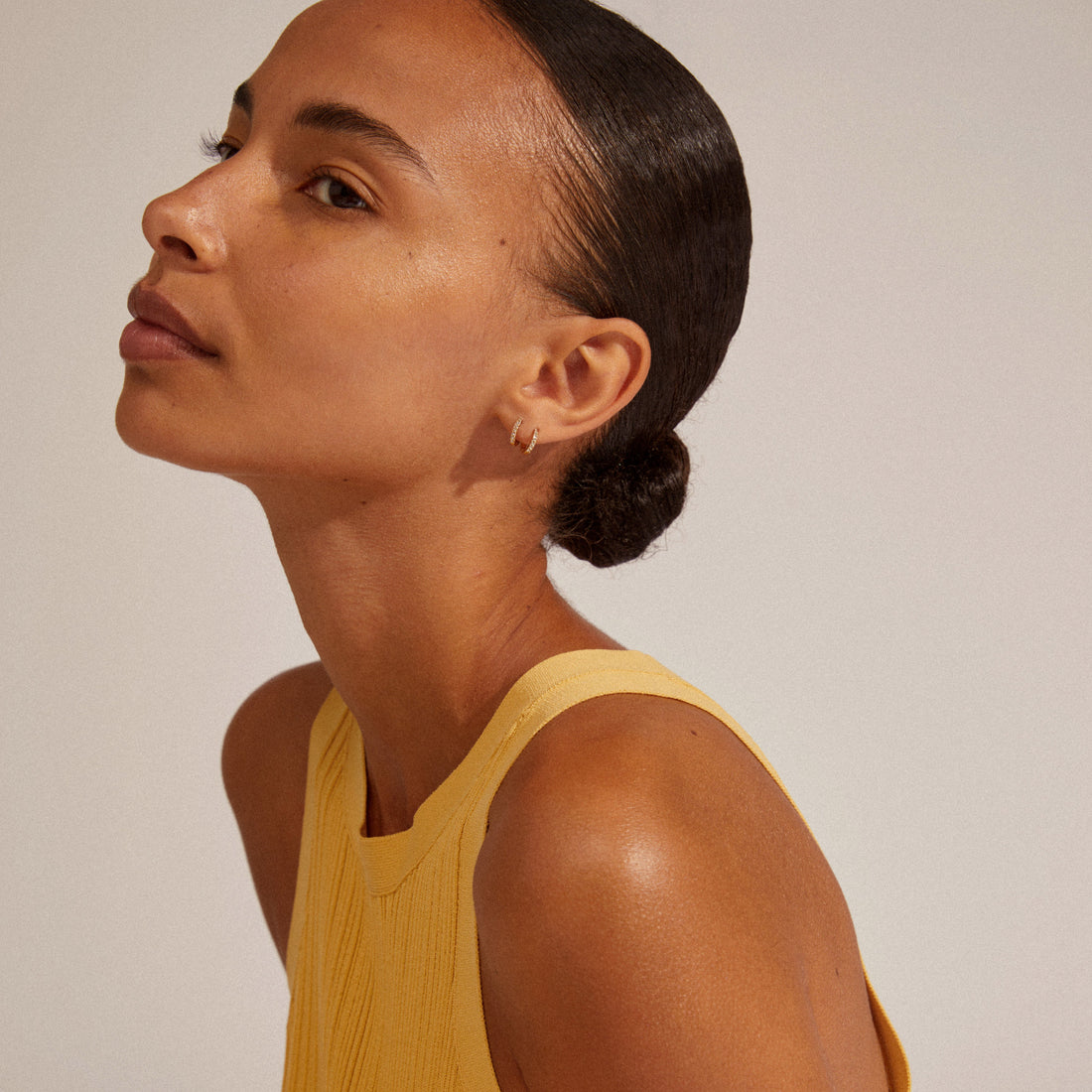 EBNA mini Kristall-Huggie-Creolen, vergoldet