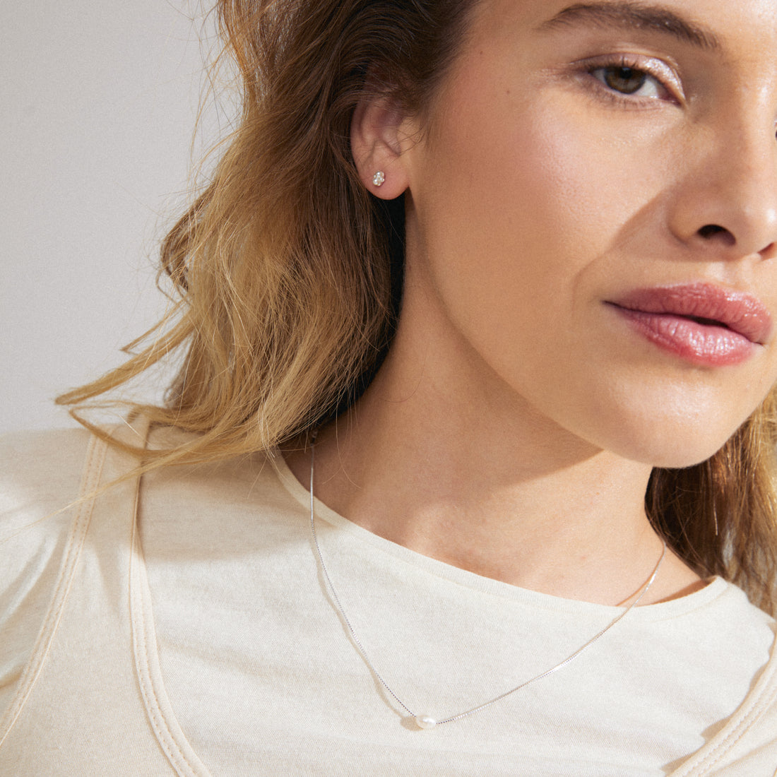 ALAYAH Geschenkset, Halskette & Ohrstecker, versilbert