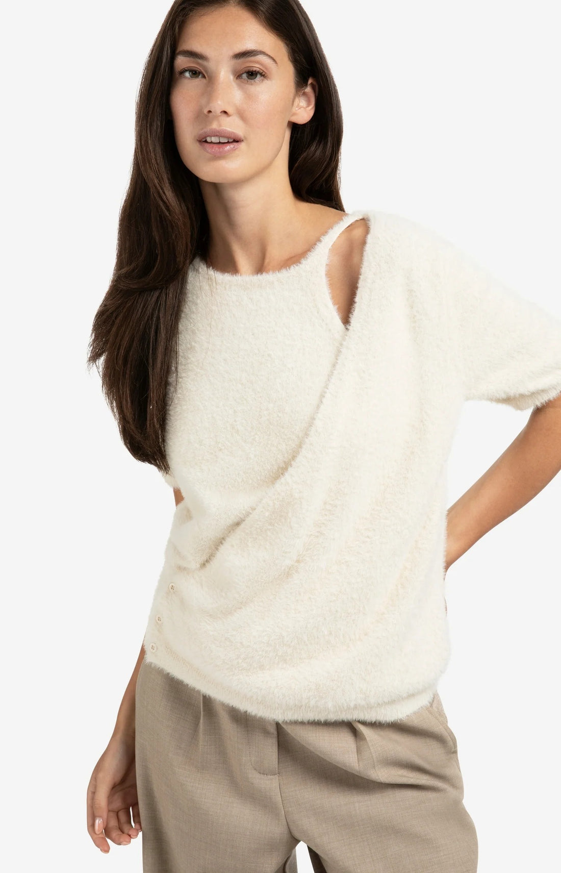 Flauschiger kurzärmeliger Pullover mit Detail in Wickeloptik Chalk White