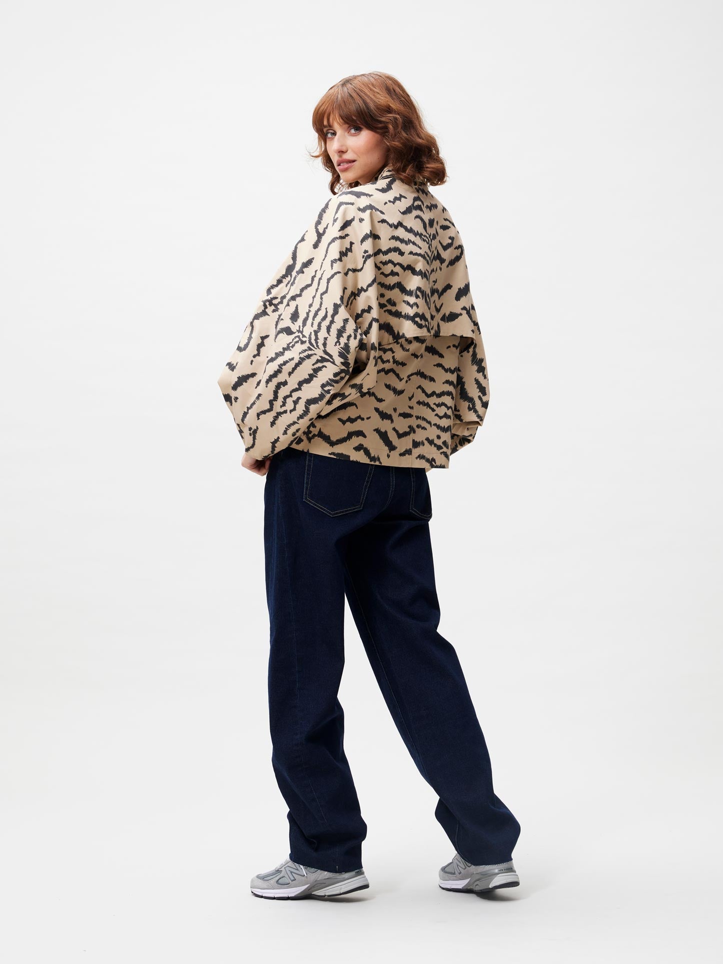 Tiger cape jacket Incense